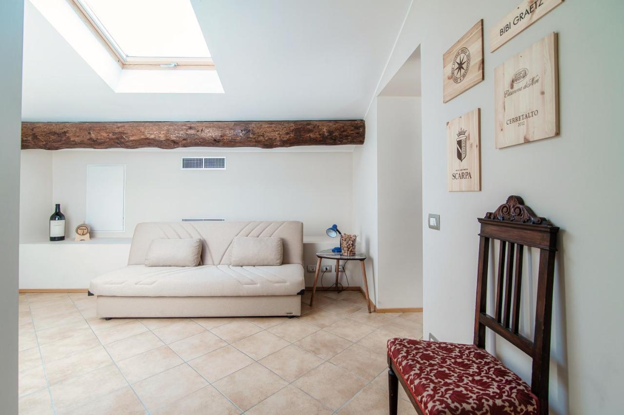 Grape Attic 72 - The House Of Travelers Apartment Como Exterior photo